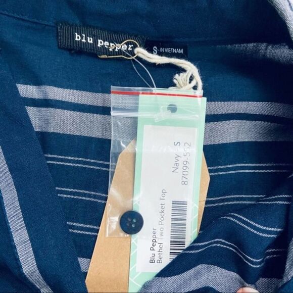 Blu Pepper Bethel Navy Blue striped tab sleeve button up blouse top NWT Womens S - Picture 2 of 5